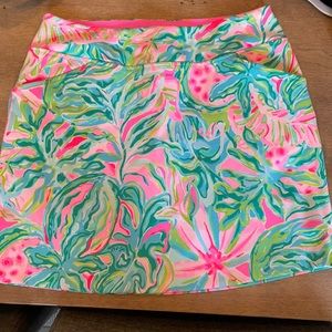 Lily Pulitzer size 6 Luxletic skort fully lined.